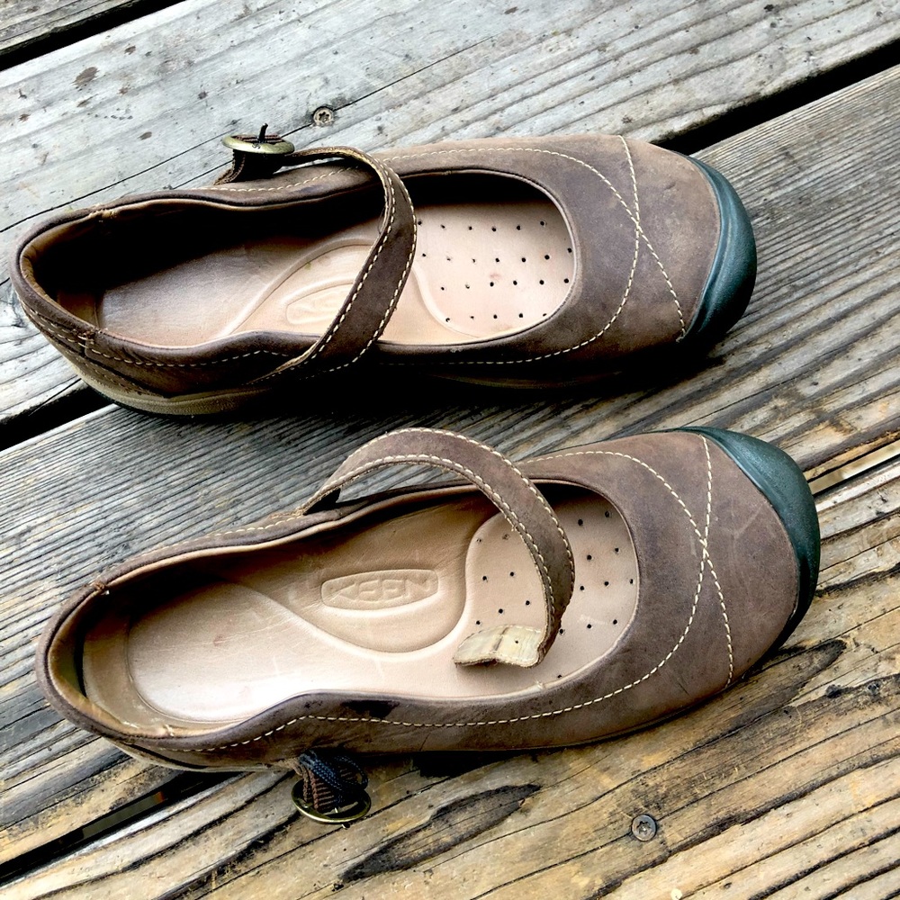 Keen womens 7 shoes